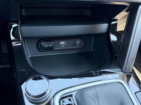 New 2026 Kia Seltos S FWD image 24