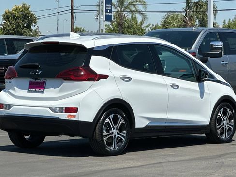 Used 2020 Chevrolet Bolt Premier w/ Infotainment Package FWD image 4