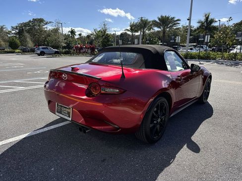 Used 2021 MAZDA MX-5 Miata Club image 4
