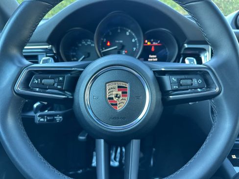 Certified 2025 Porsche Macan AWD/4WD image 25