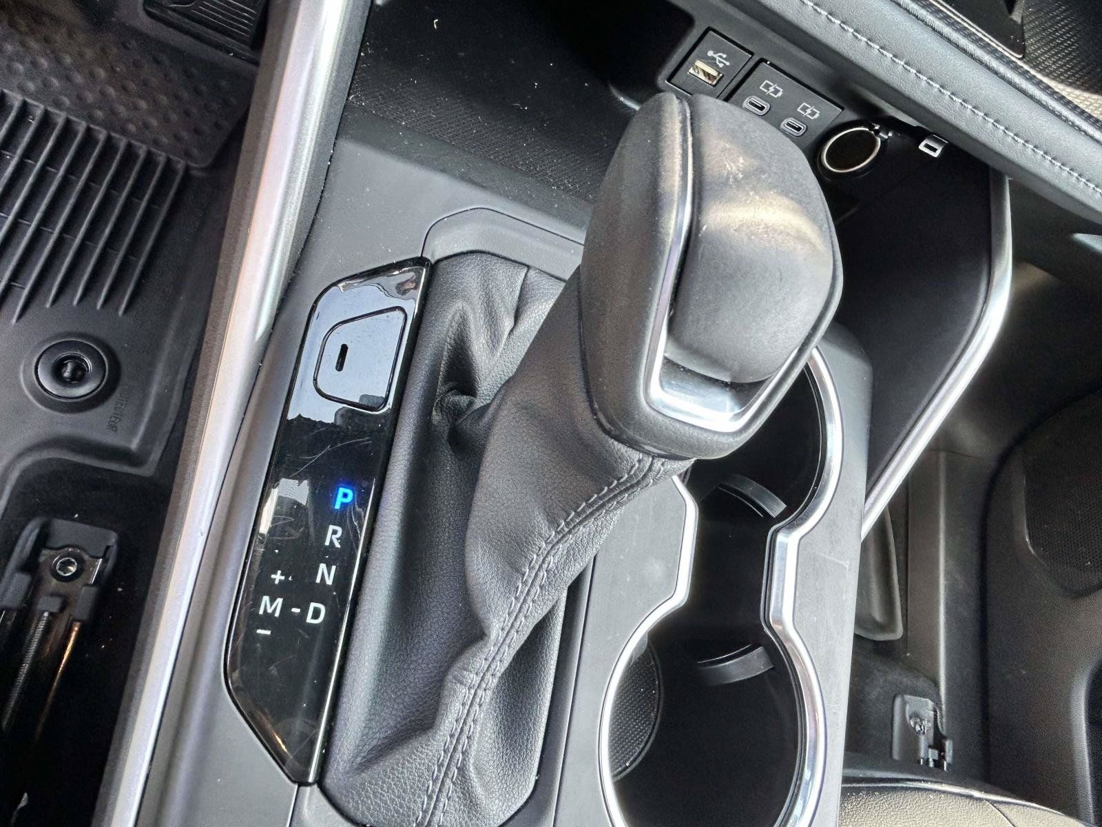 Used 2024 Toyota Highlander XLE FWD image 20