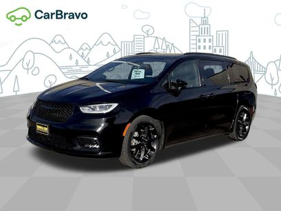 Used 2025 Chrysler Pacifica Limited