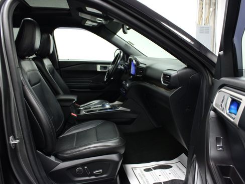 Used 2020 Ford Explorer Limited RWD image 17