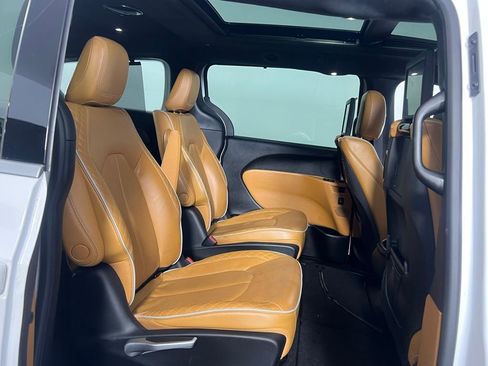 Used 2022 Chrysler Pacifica Pinnacle image 33