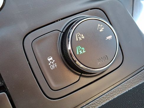 Used 2020 Chevrolet Traverse LT w/ LT Premium Package image 28