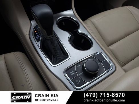 Used 2018 Jeep Grand Cherokee Limited AWD/4WD image 19
