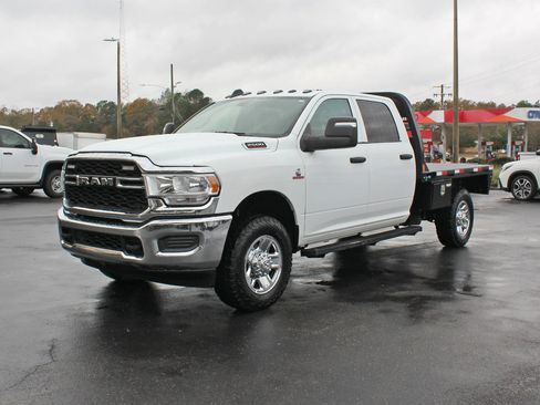 Used 2024 RAM 2500 Tradesman w/ Chrome Appearance Group image 10