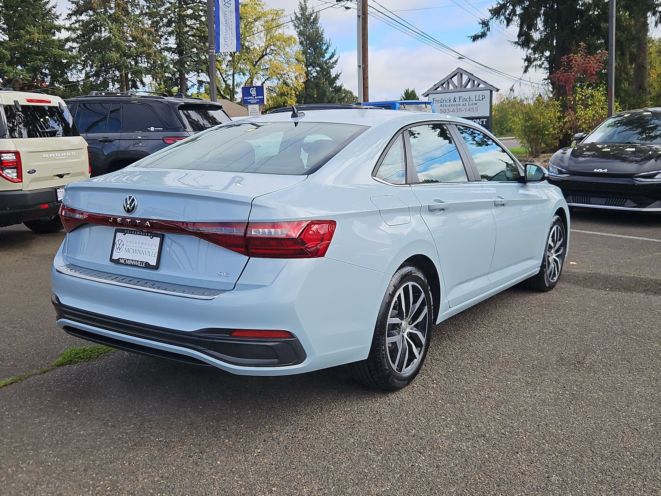 Used 2025 Volkswagen Jetta SE w/ Sunroof Package FWD image 5