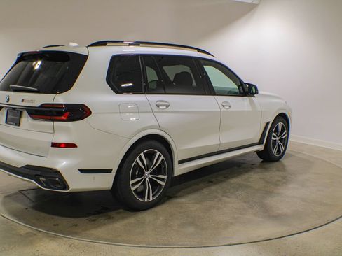 Used 2026 BMW X7 M60i AWD/4WD image 7