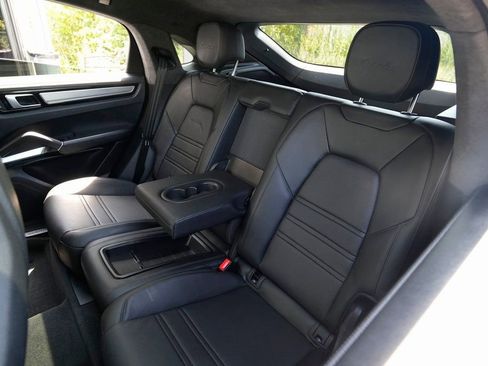 Used 2022 Porsche Cayenne Turbo image 25