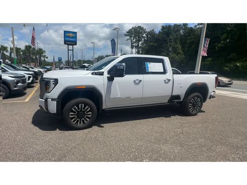 Used 2024 GMC Sierra 2500 Denali Ultimate AWD/4WD image 6
