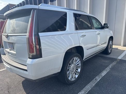 Used 2016 Cadillac Escalade Premium AWD/4WD image 4