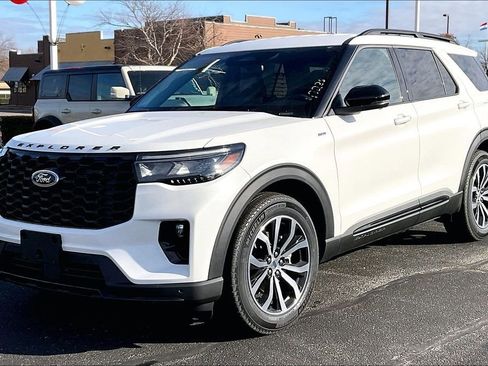 New 2026 Ford Explorer ST-Line w/ Premium Package image 2