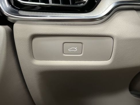 Used 2024 Volvo S60 B5 Ultimate w/ Climate Package image 24