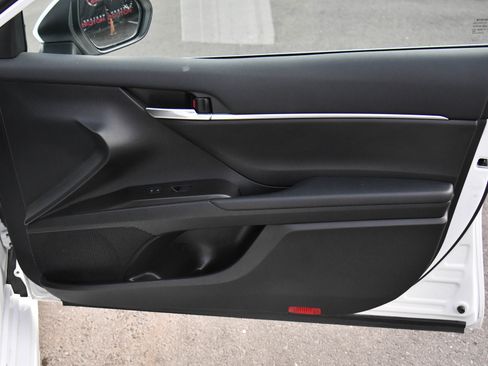 Used 2024 Toyota Camry SE image 38