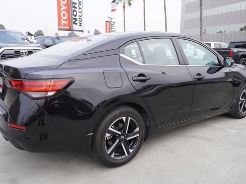 Used 2025 Nissan Sentra SV w/ All-Weather Package FWD image 6
