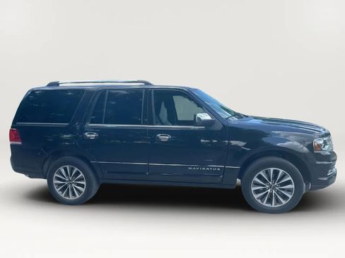Used 2015 Lincoln Navigator 2WD image 4