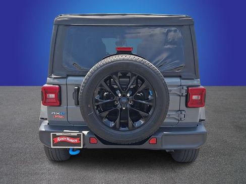 Used 2023 Jeep Wrangler Unlimited Sahara AWD/4WD image 5