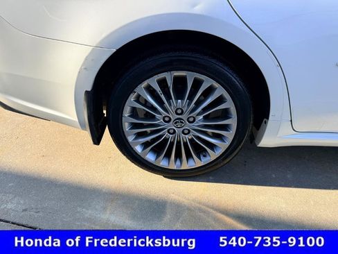 Used 2016 Toyota Avalon Limited image 12