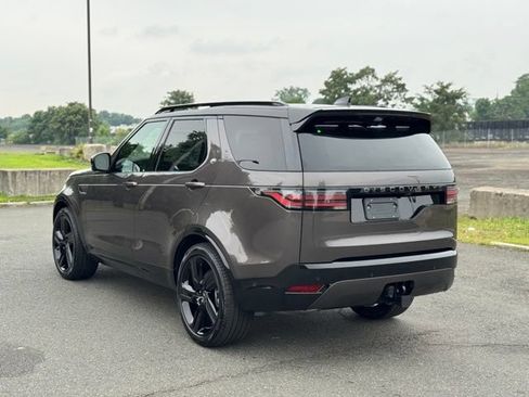 Used 2025 Land Rover Discovery Dynamic SE AWD/4WD image 3