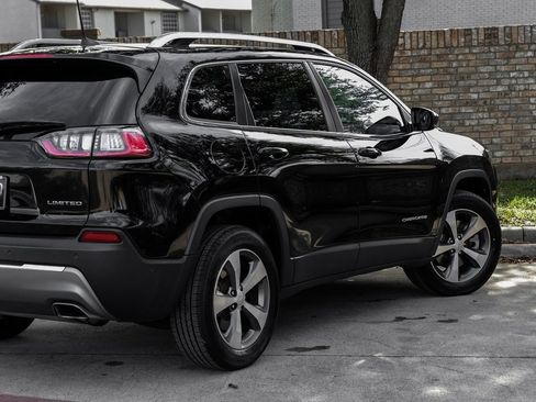 Used 2021 Jeep Cherokee Limited w/ Mopar Interior Package image 18