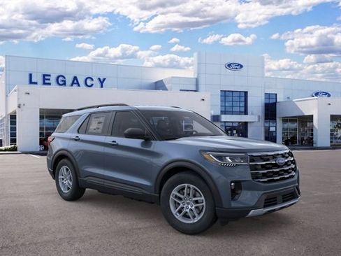 New 2026 Ford Explorer Active RWD image 7
