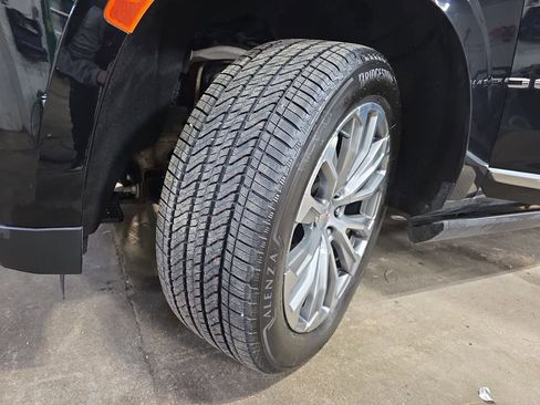 Used 2022 GMC Yukon XL Denali AWD/4WD image 37