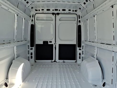Used 2025 RAM ProMaster 3500 w/ Convenience Group image 14