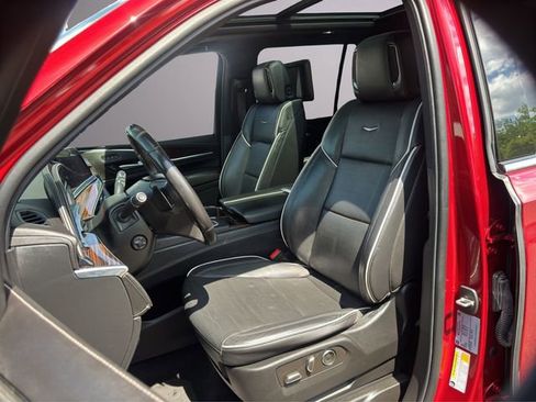 Used 2021 Cadillac Escalade Premium Luxury AWD/4WD image 14