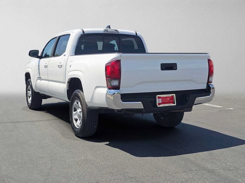 Used 2020 Toyota Tacoma SR5 RWD image 5