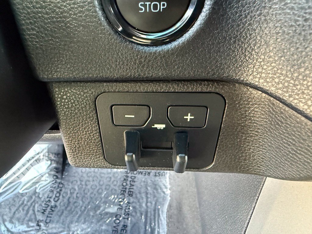 Used 2025 Toyota Tundra SR5 AWD/4WD image 30