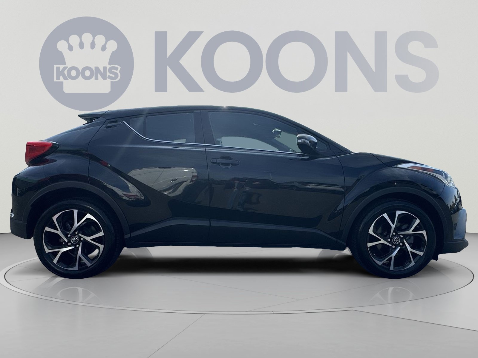 Used 2019 Toyota C-HR Limited FWD image 12