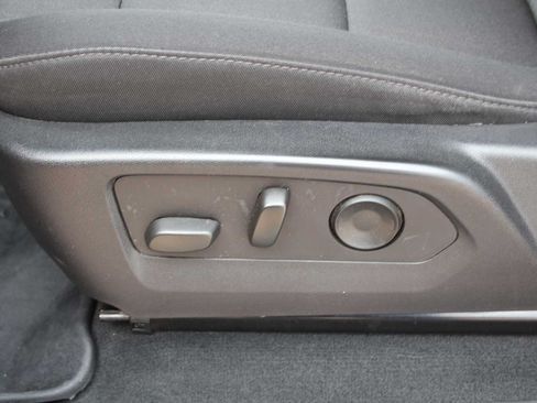 Used 2023 Chevrolet Colorado Trail Boss w/ Technology Package AWD/4WD image 29