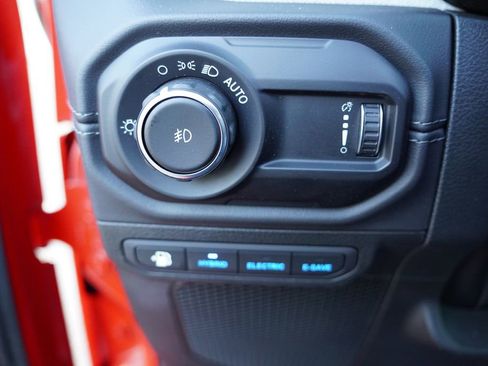 Certified 2025 Jeep Wrangler Unlimited Sahara w/ Safety Group image 24