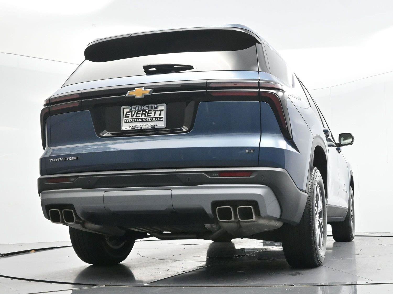 Used 2024 Chevrolet Traverse LT w/ LPO, Floor Liner Package FWD image 46
