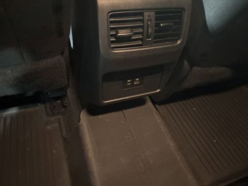 Used 2022 Nissan Rogue SV image 20