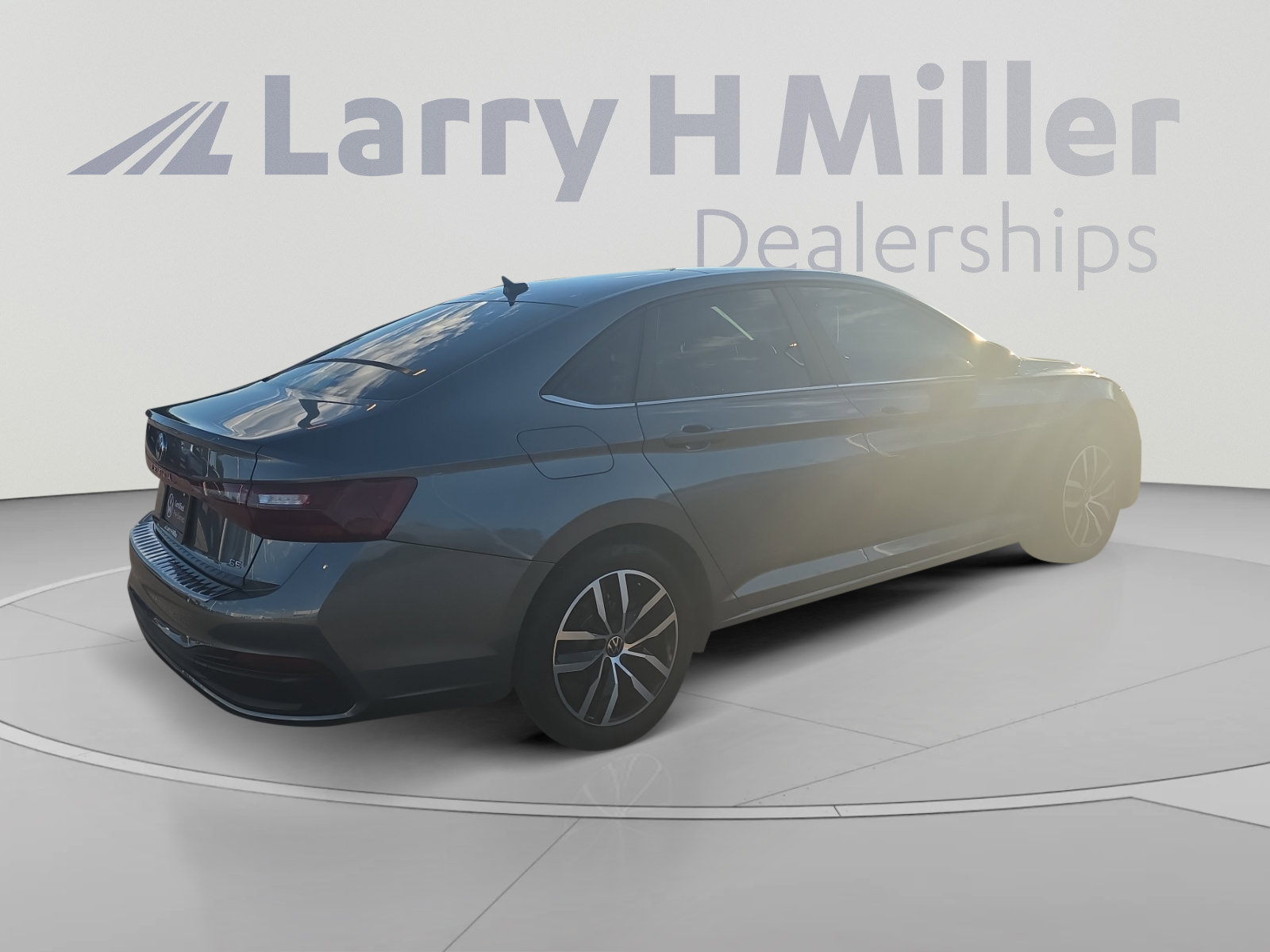 Used 2026 Volkswagen Jetta SE FWD image 5