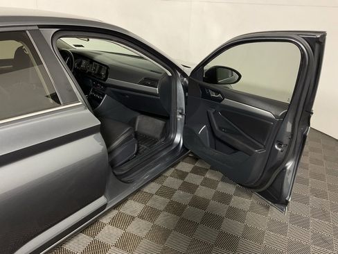 Used 2019 Volkswagen Jetta S image 34