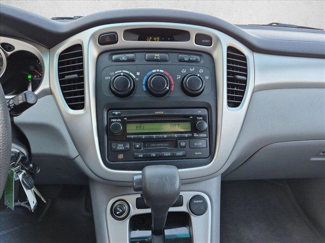 Used 2005 Toyota Highlander 4WD V6 w/ 3rd Row image 11