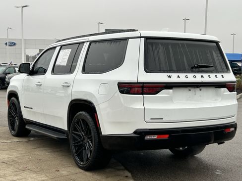 Used 2023 Jeep Wagoneer Series II image 5