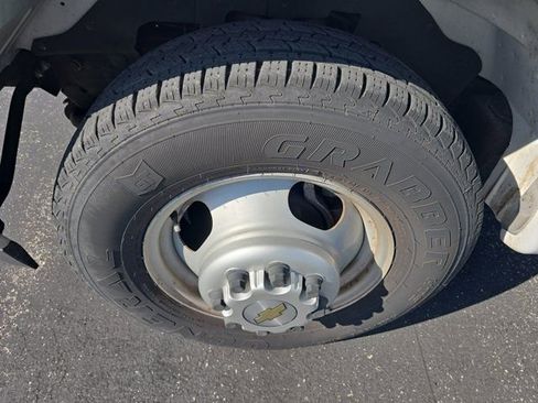 Used 2018 Chevrolet Express 3500 Extended w/ Power Convenience Package image 7