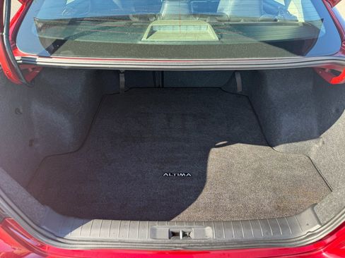 Used 2017 Nissan Altima 3.5 SL w/ 3.5SL Technology Package image 10