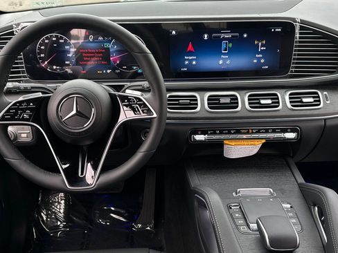 New 2026 Mercedes-Benz GLS 450 4MATIC image 25
