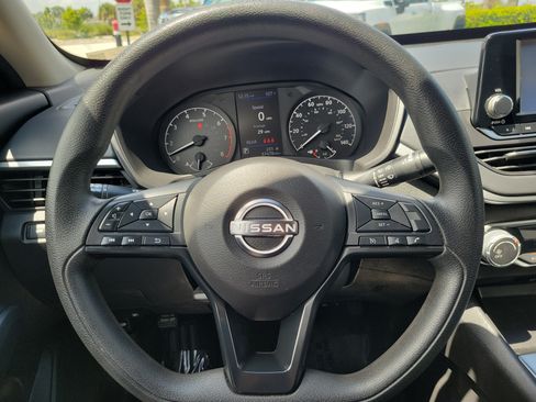 Used 2024 Nissan Altima 2.5 S FWD image 16
