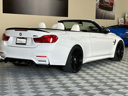 Used 2018 BMW M4 Convertible w/ Executive Package RWD image 4