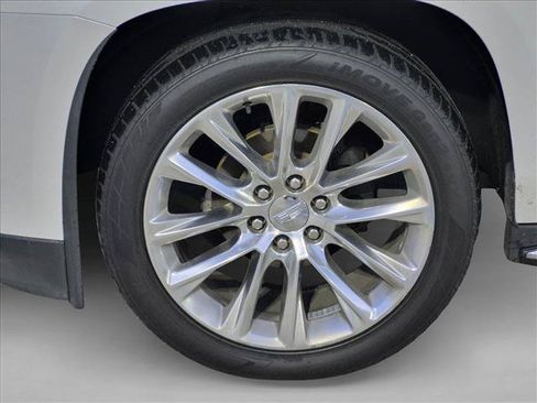 Used 2020 Cadillac Escalade Luxury RWD image 9