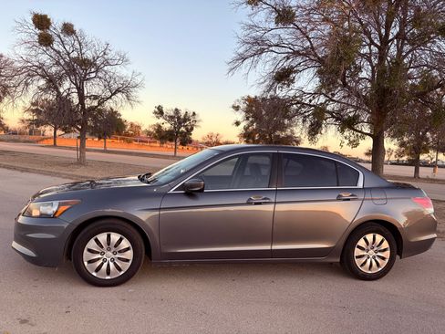 Used 2011 Honda Accord LX image 4