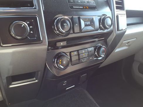 Used 2018 Ford F150 XLT image 8