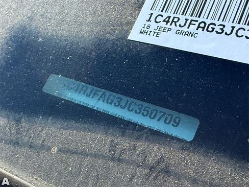 Used 2018 Jeep Grand Cherokee Altitude image 13