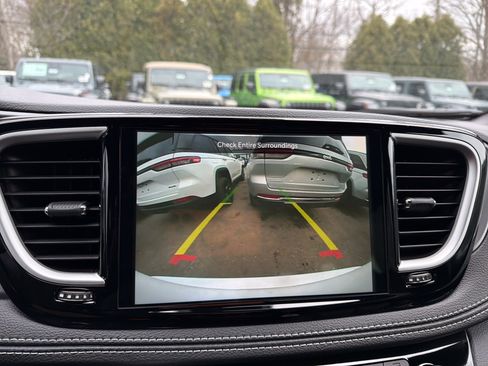 New 2026 Chrysler Pacifica Select AWD/4WD image 20